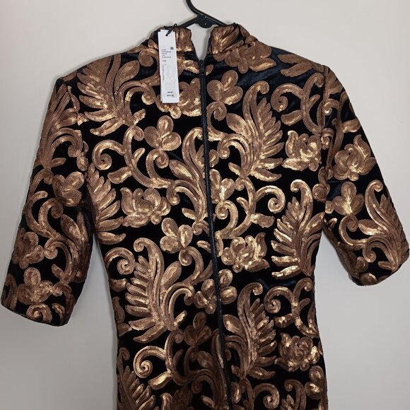 alice +olivia inka mock neck dress in black and gold size6 - Picture 5 of 8
